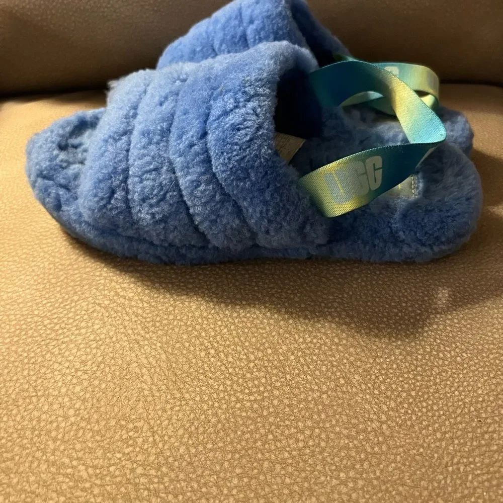 Ugg slippers girls 6